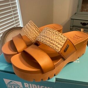 Reef Cushion Vista Higher Slide Sandals